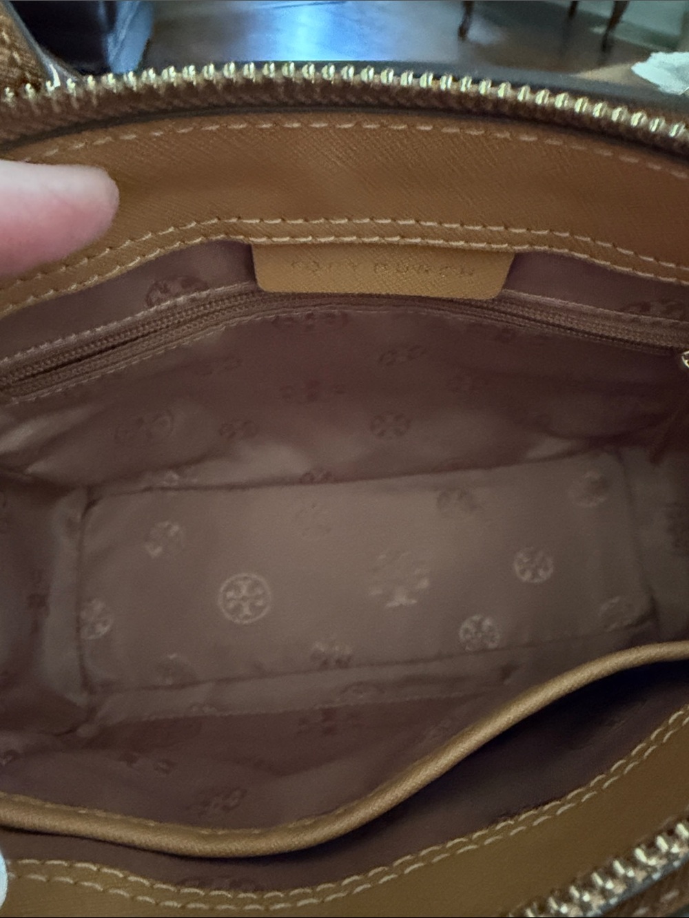 Tory Burch Camel Tan Saffiano Leather Emerson mini tote/Crossbody Satchel - Picture 4 of 4
